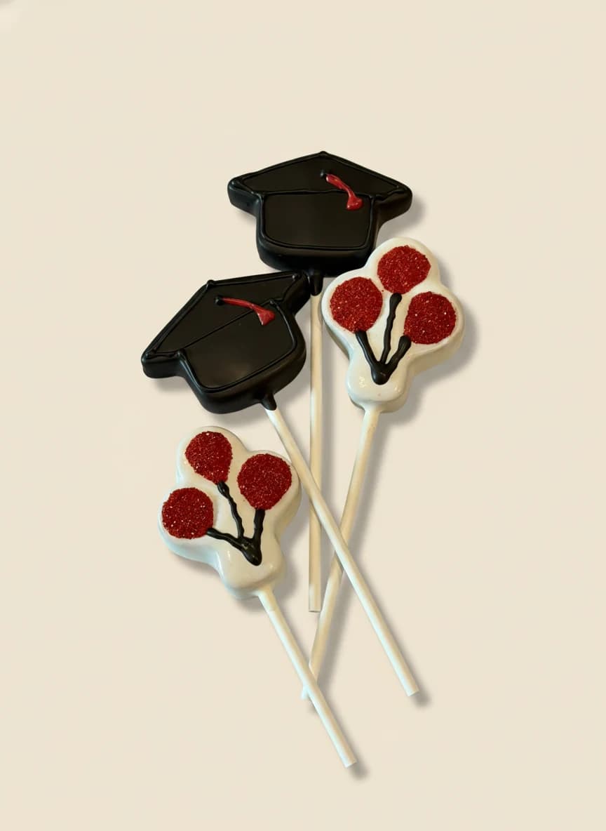 Mini cake pops by Lotus Sweet Treats.